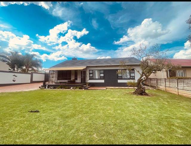 3 BEDROOM HOUSE FOR SALE IN ELSBURG